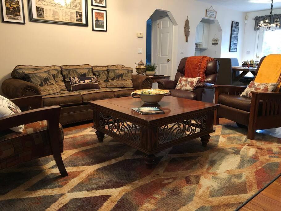 Holiday home 1 Mi To Dollywood Mins To Attractions & Gsmnp *