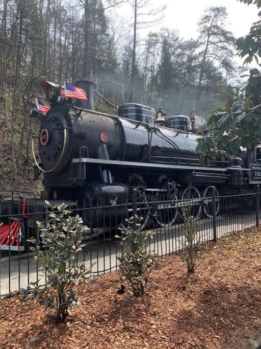 Holiday home 1 Mi To Dollywood Mins To Attractions & Gsmnp *
